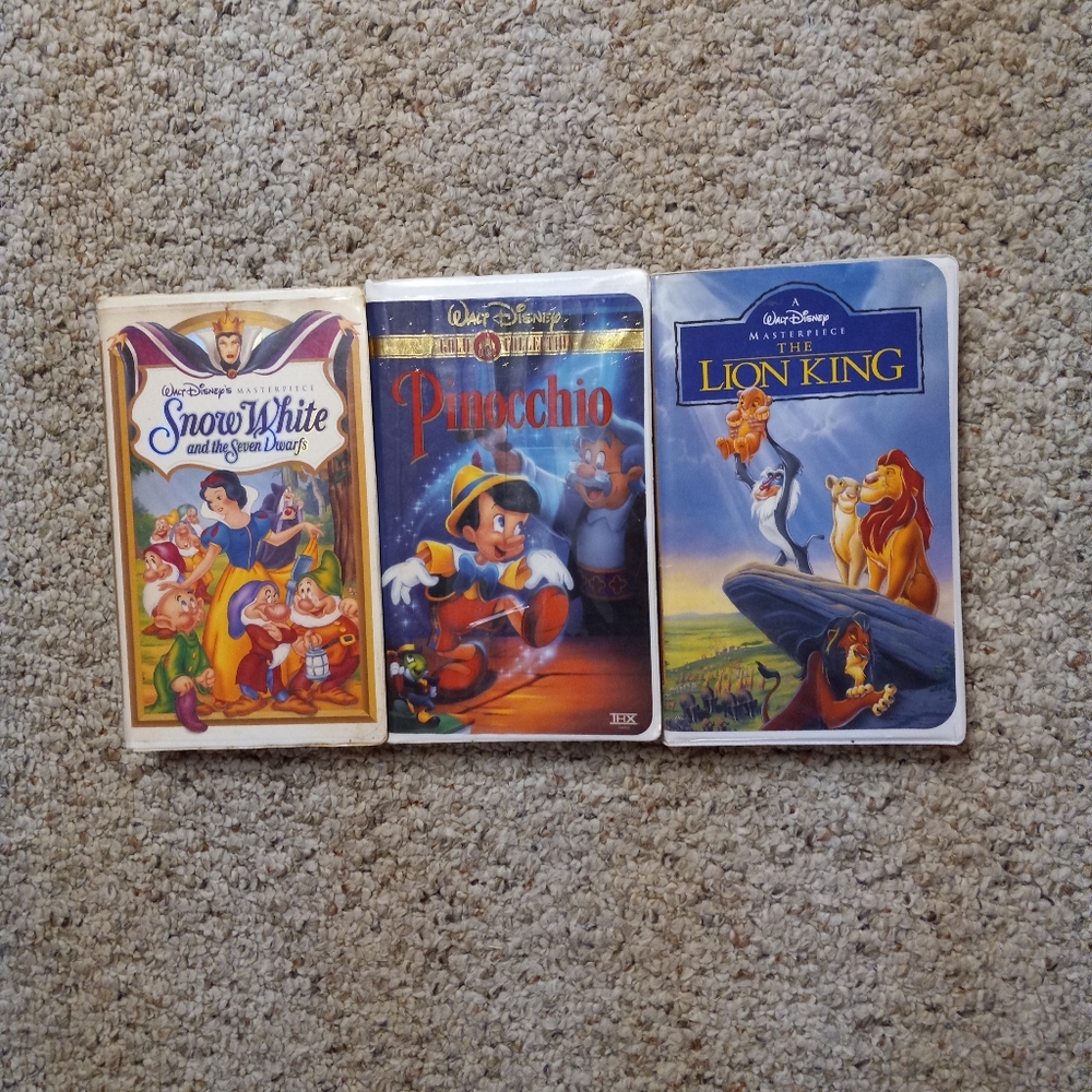 3 Walt Disney Classics on VHS.
